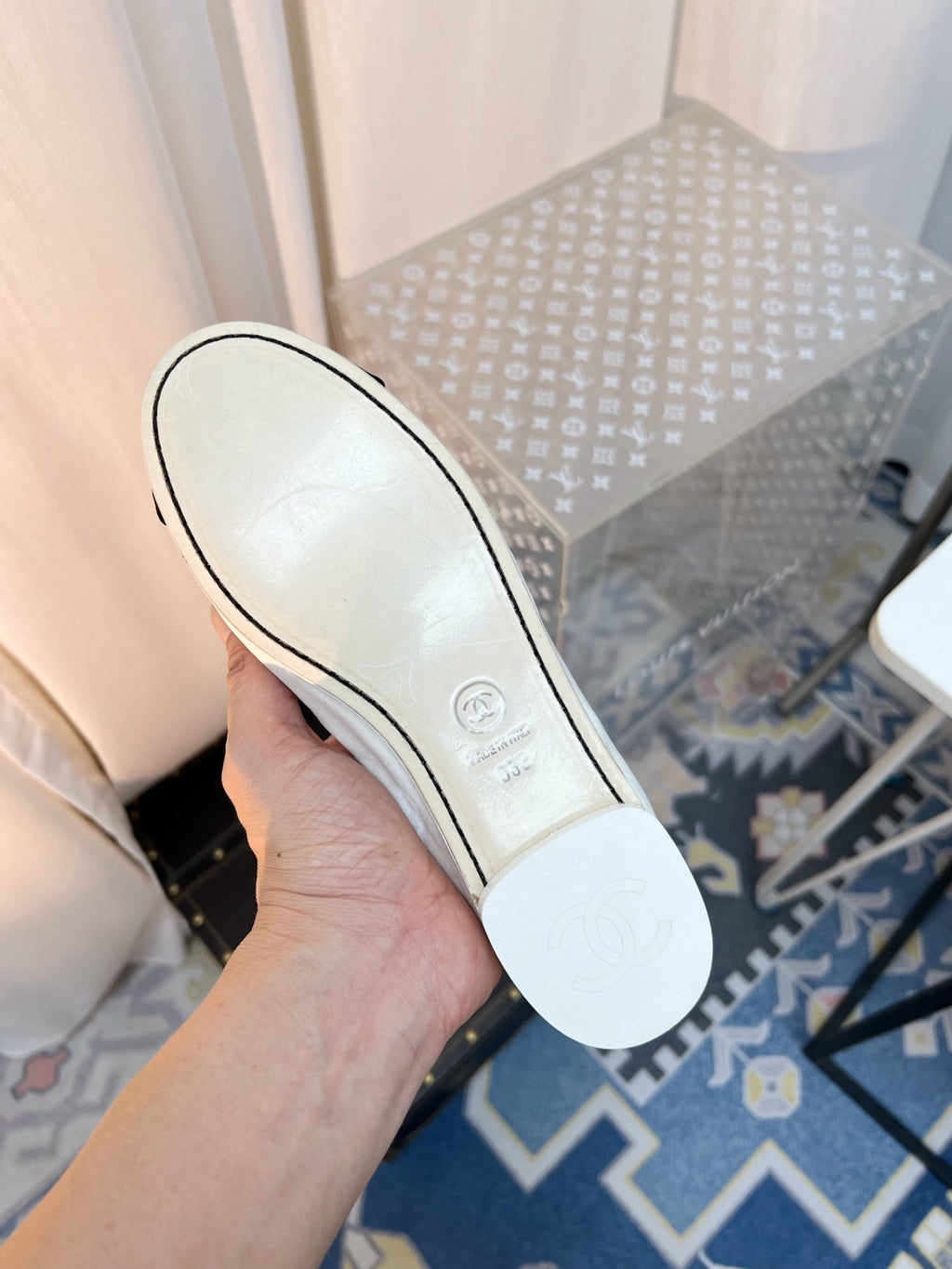 CHANEL MARY JANE FLAT IN WHITE AND BLACK VELVET