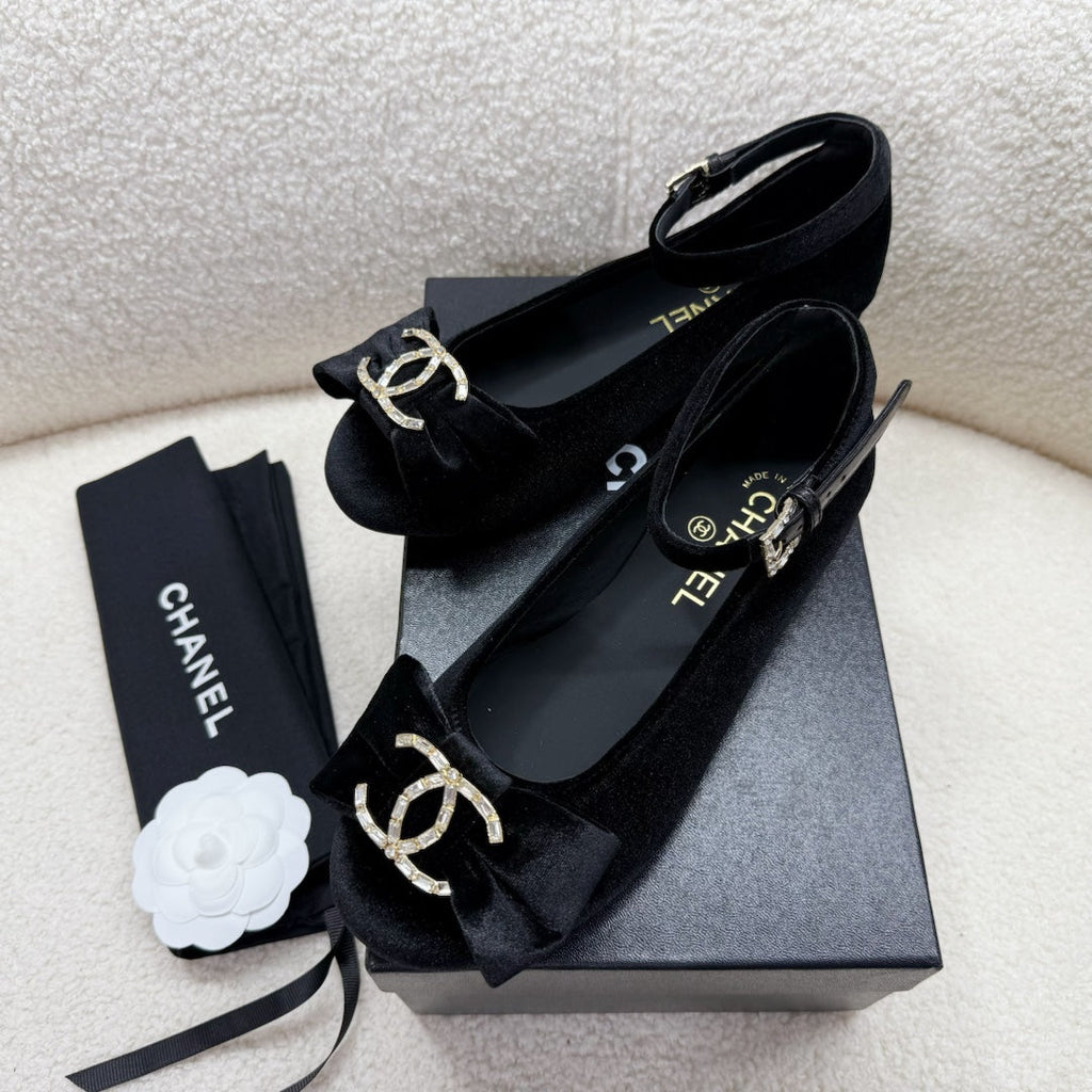 CHANEL MARY JANE SHOES IN BLACK VELVET