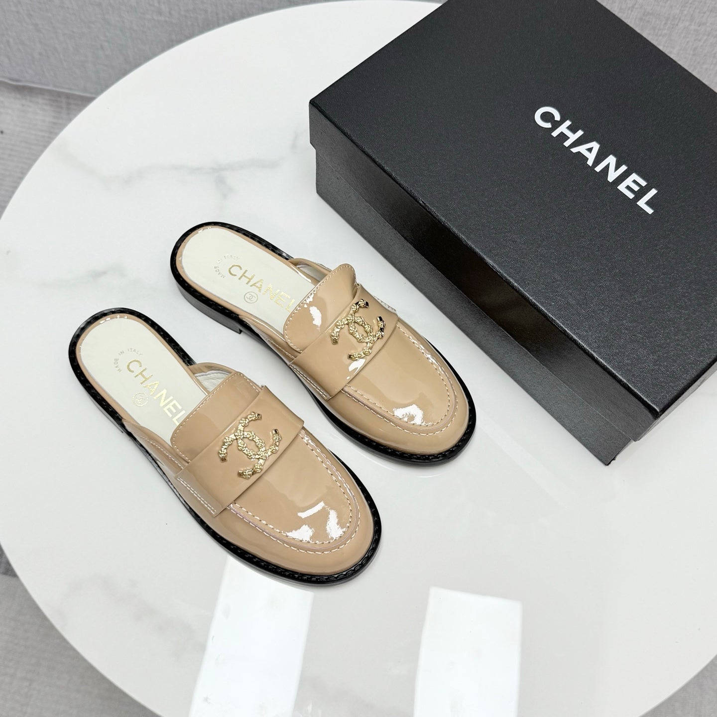 CHANEL FLAT MULE 25S IN LIGHT BEIGE CALFSKIN STYLE 9