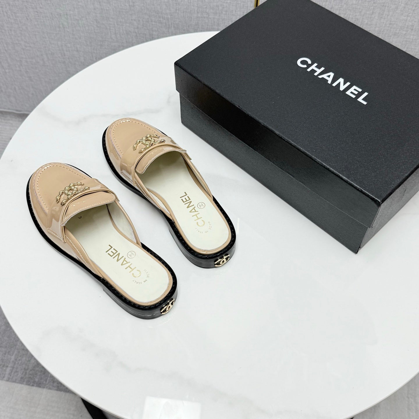 CHANEL FLAT MULE 25S IN LIGHT BEIGE CALFSKIN STYLE 9
