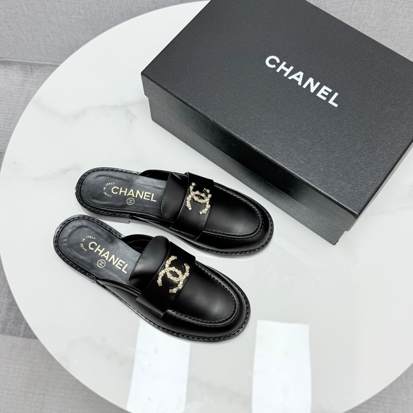 CHANEL FLAT MULE 25S IN BLACK CALFSKIN STYLE 7