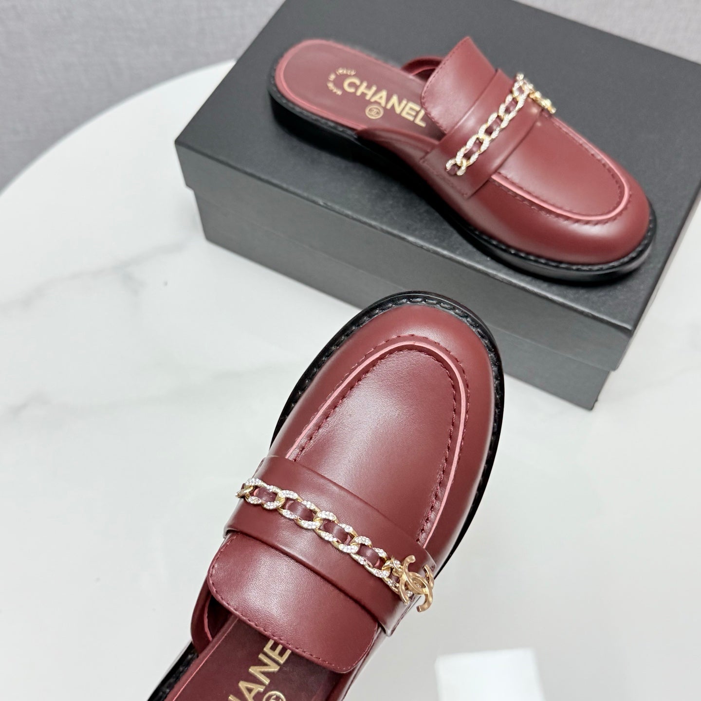 CHANEL FLAT MULE 25S IN DARK RED CALFSKIN STYLE 1