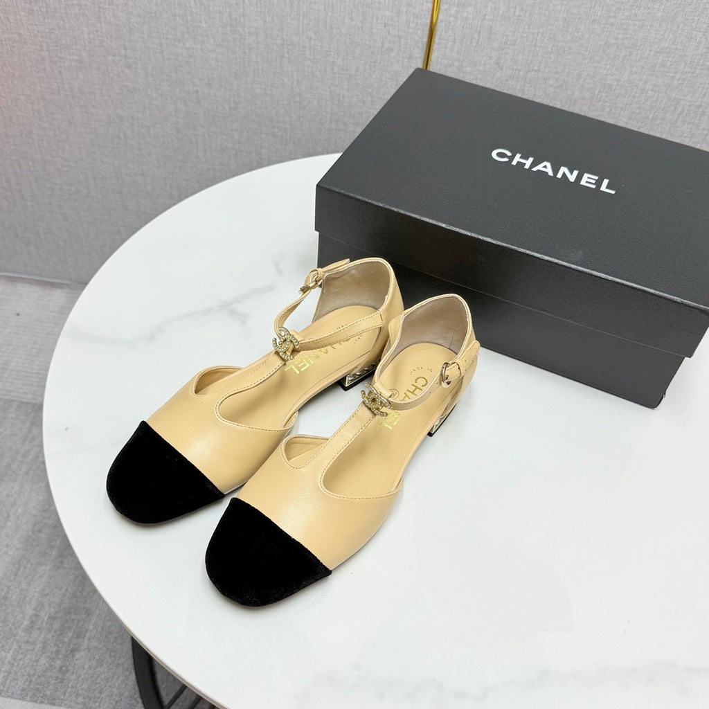 CHANEL MARY JANE 25S IN BEIGE LAMBSKIN AND BLACK SUEDE WITH PEARL HEEL