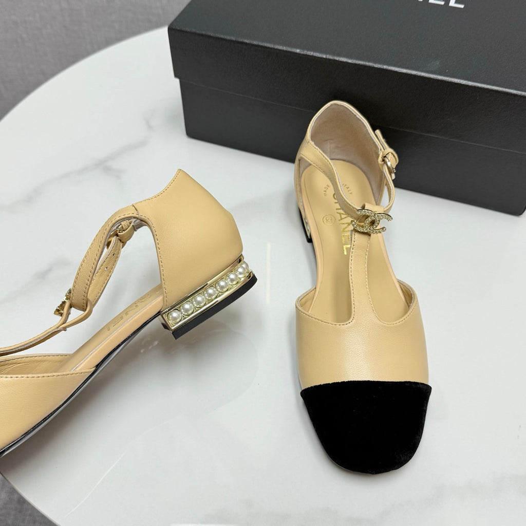 CHANEL MARY JANE 25S IN BEIGE LAMBSKIN AND BLACK SUEDE WITH PEARL HEEL