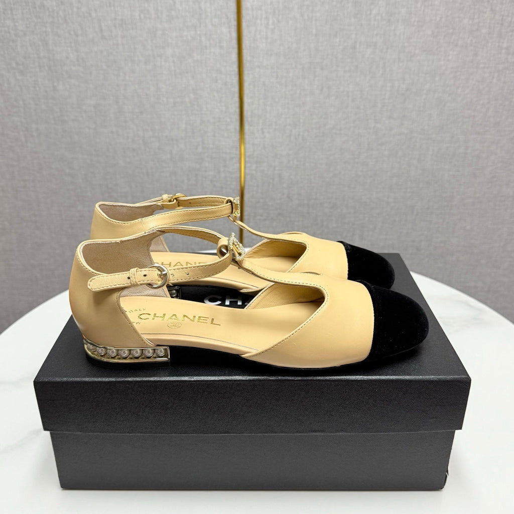 CHANEL MARY JANE 25S IN BEIGE LAMBSKIN AND BLACK SUEDE WITH PEARL HEEL
