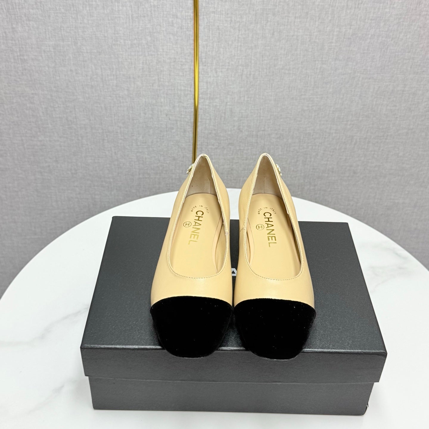 CHANEL BALLET FLATS 25S IN BEIGE LAMBSKIN AND BLACK SUEDE WITH PEARL HEEL