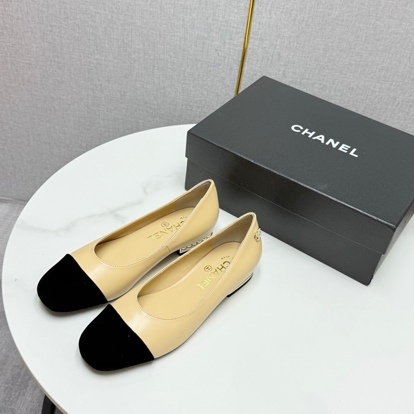 CHANEL BALLET FLATS 25S IN BEIGE LAMBSKIN AND BLACK SUEDE WITH PEARL HEEL