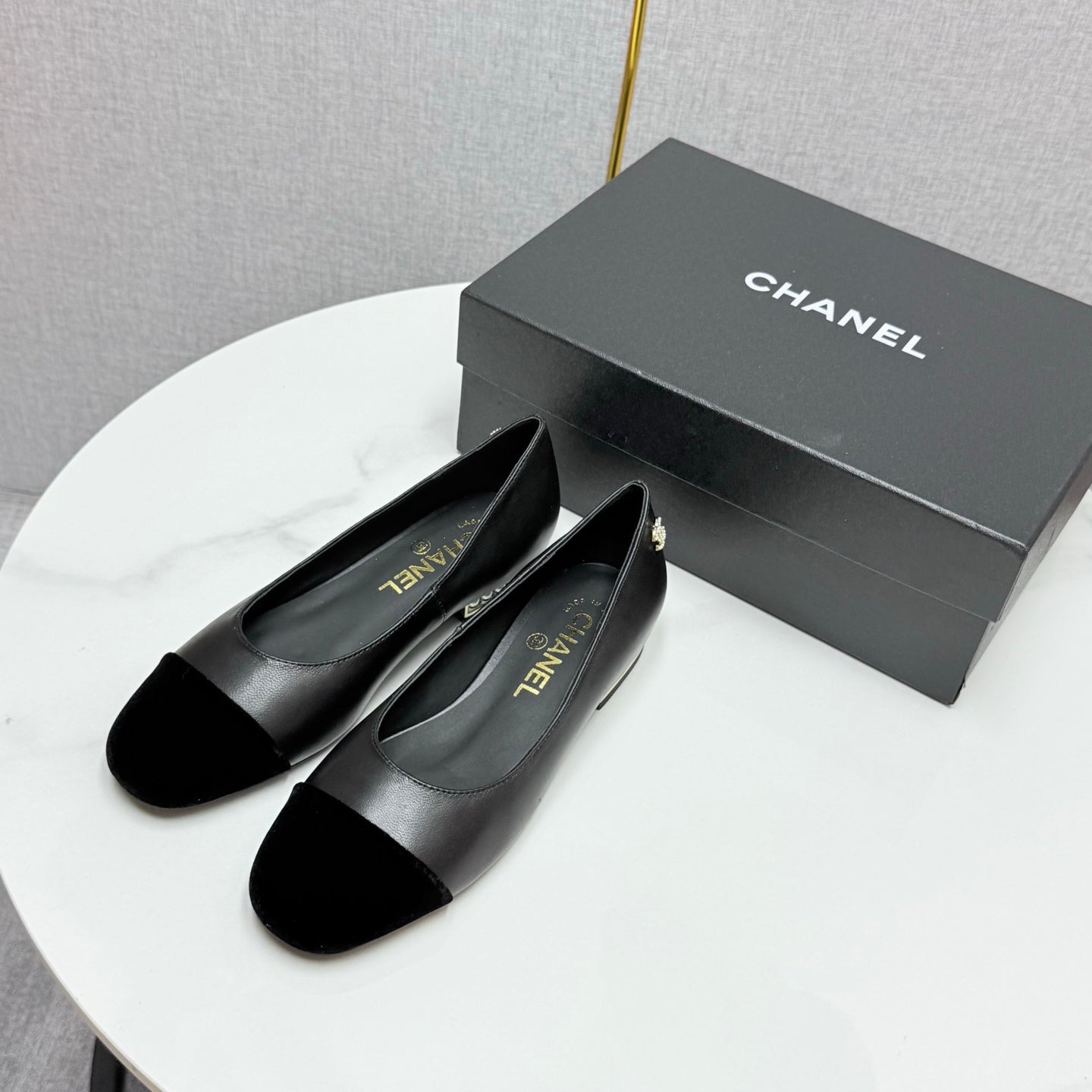 CHANEL BALLET FLATS 25S IN BLACK LAMBSKIN AND SUEDE WITH PEARL HEEL