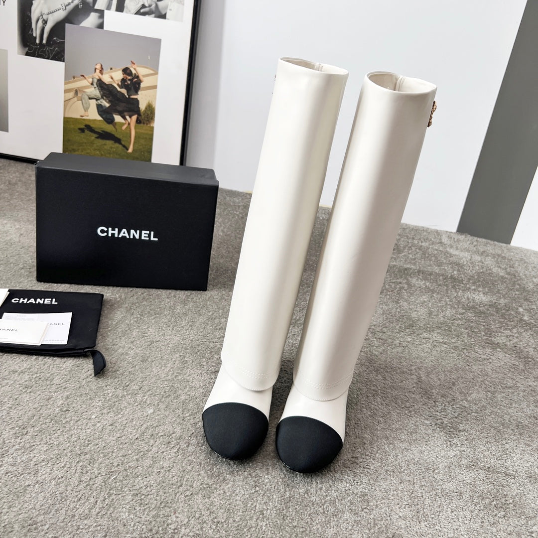 CHANEL 25S HIGH BOOTS 55MM IN IVORY BLACK CALFSKIN AND CANVAS GOLD HARDWARE