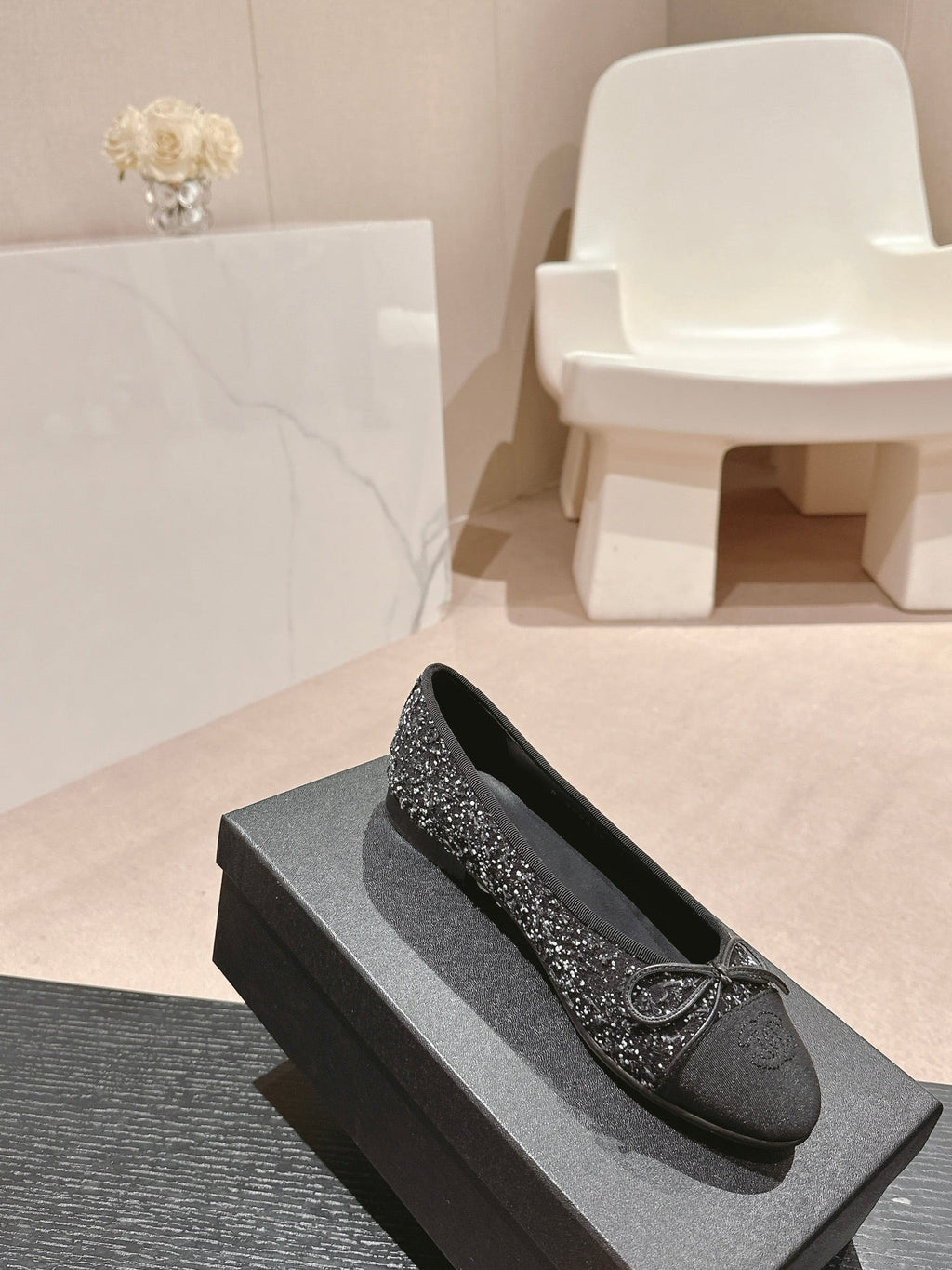 CHANEL BALLET FLATS IN BLACK MIX WHITE TWEED AND SATIN