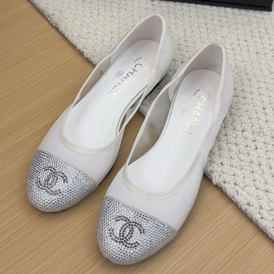 CHANEL BALLET FLAT IN WHITE FABRIC AND MESH WITH CRYSTALS