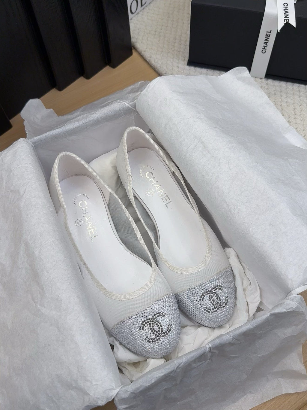 CHANEL BALLET FLAT IN WHITE FABRIC AND MESH WITH CRYSTALS