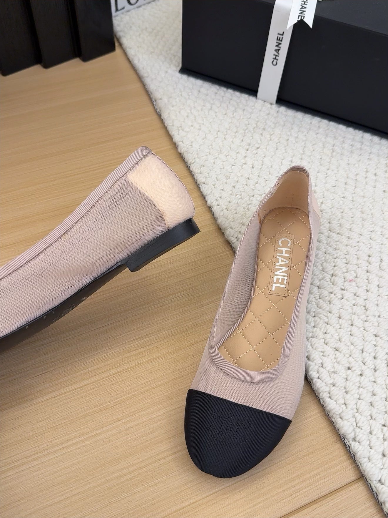 CHANEL BALLET FLAT IN BLACK FABRIC AND PASTEL PINK MESH