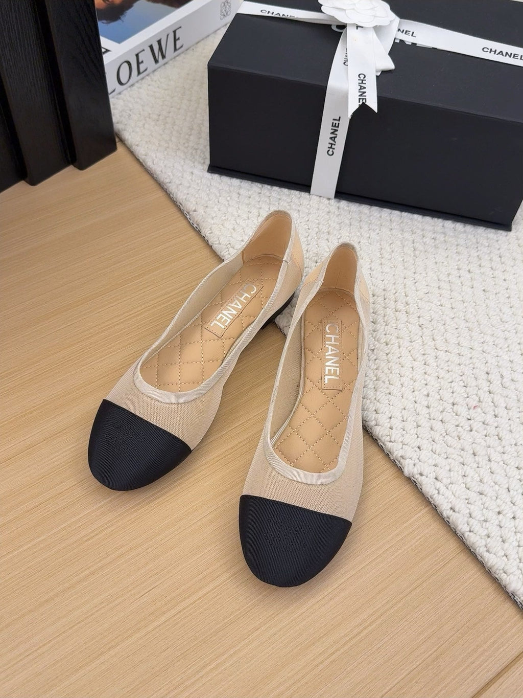 CHANEL BALLET FLAT IN BLACK FABRIC AND BEIGE MESH
