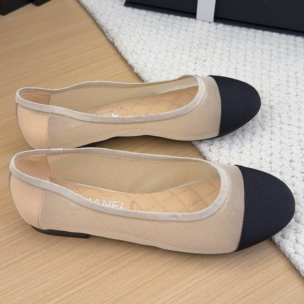 CHANEL BALLET FLAT IN BLACK FABRIC AND BEIGE MESH