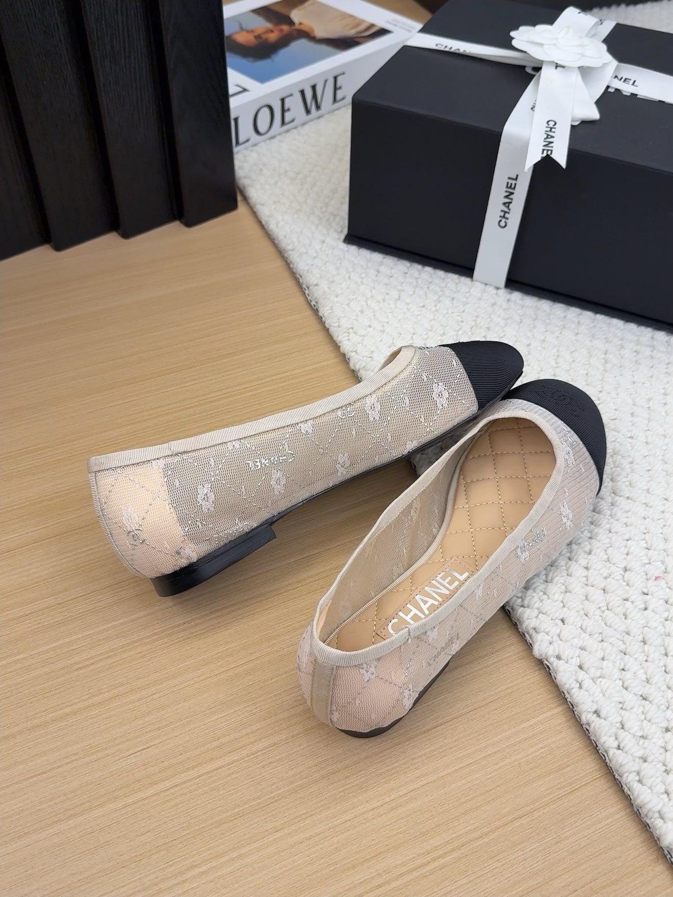 CHANEL BALLET FLAT IN BLACK FABRIC AND WHITE MESH