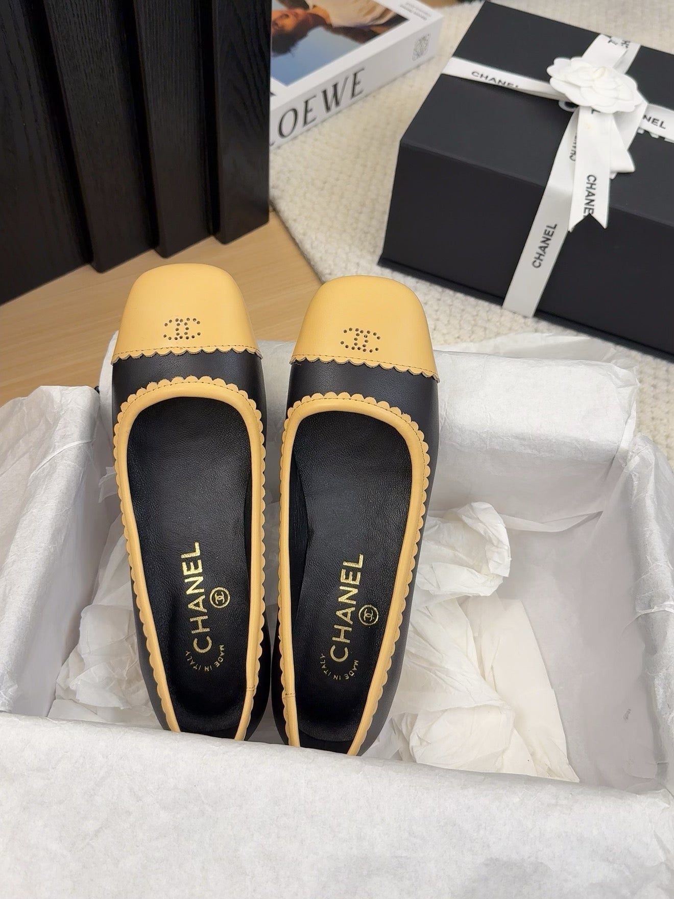 CHANEL BALLET FLAT IN BLACK MIX PEANUT BROWN CALFSKIN
