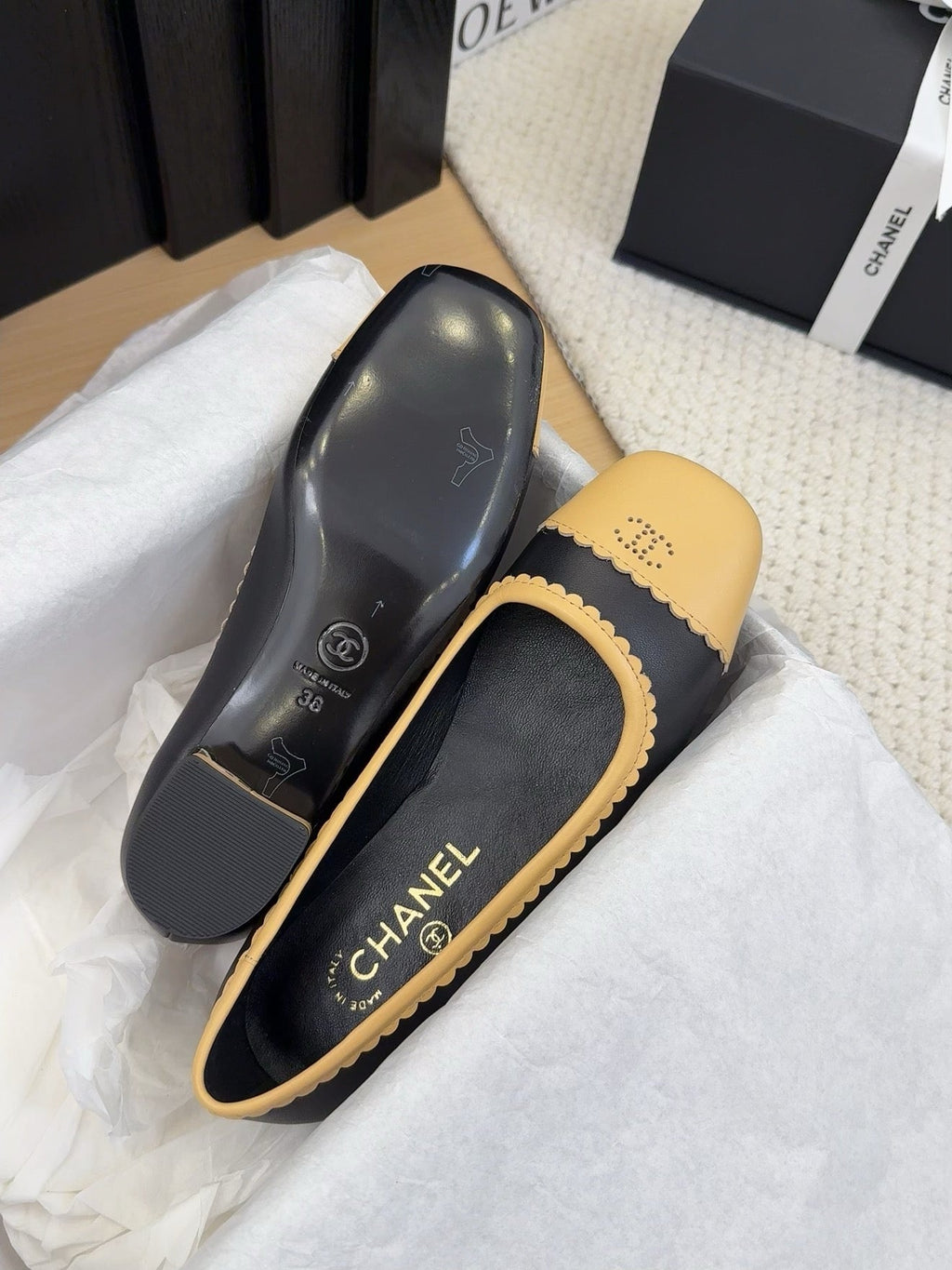 CHANEL BALLET FLAT IN BLACK MIX PEANUT BROWN CALFSKIN