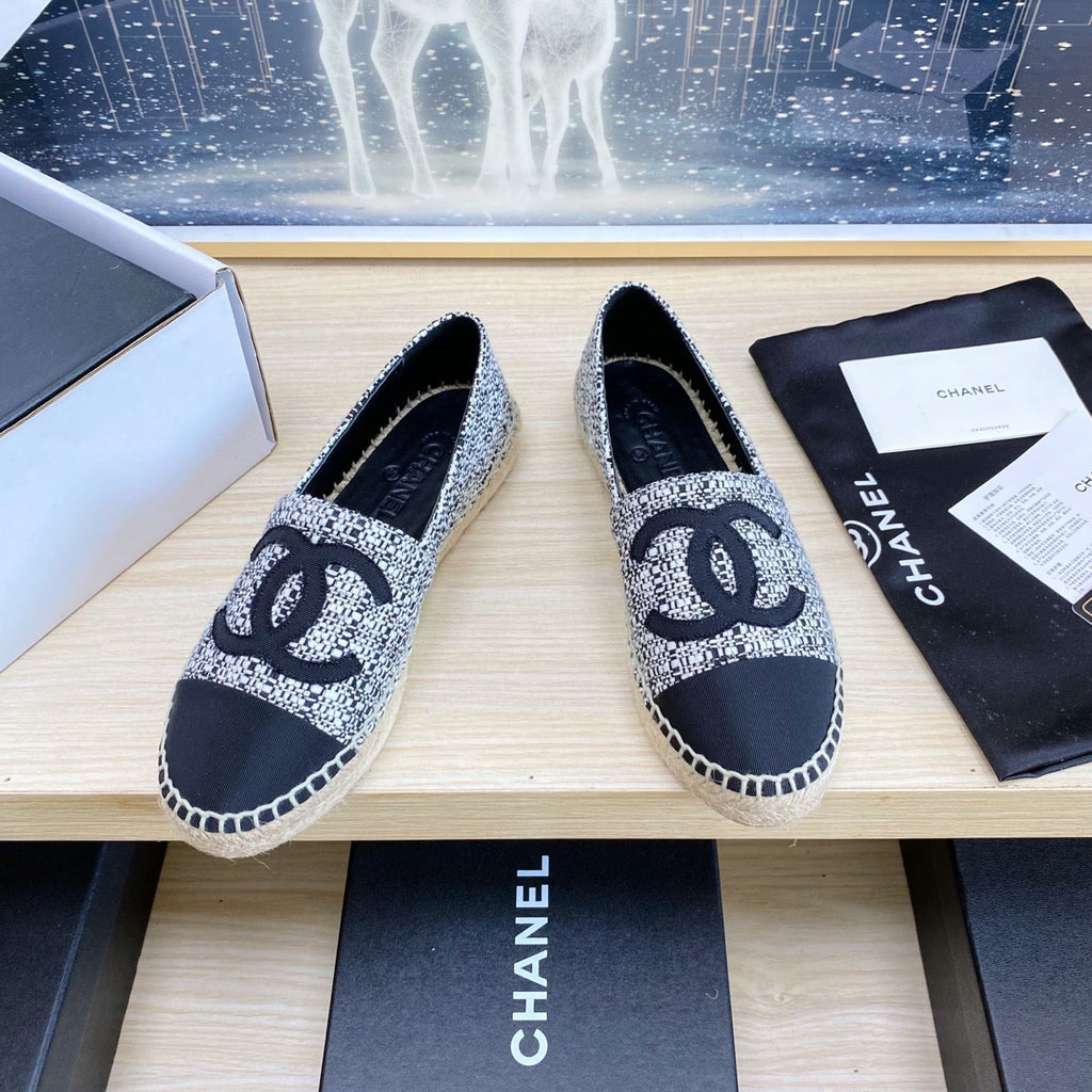 CHANEL ESPADRILLES PLATFORM IN WHITE MIX BLACK TWEED