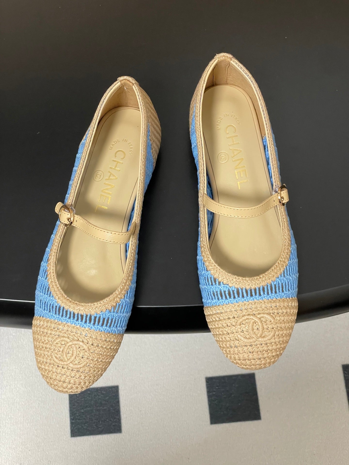 CHANEL BALLET MARY JANE 10MM IN NATURAL BEIGE AND BLUE RAFFIA