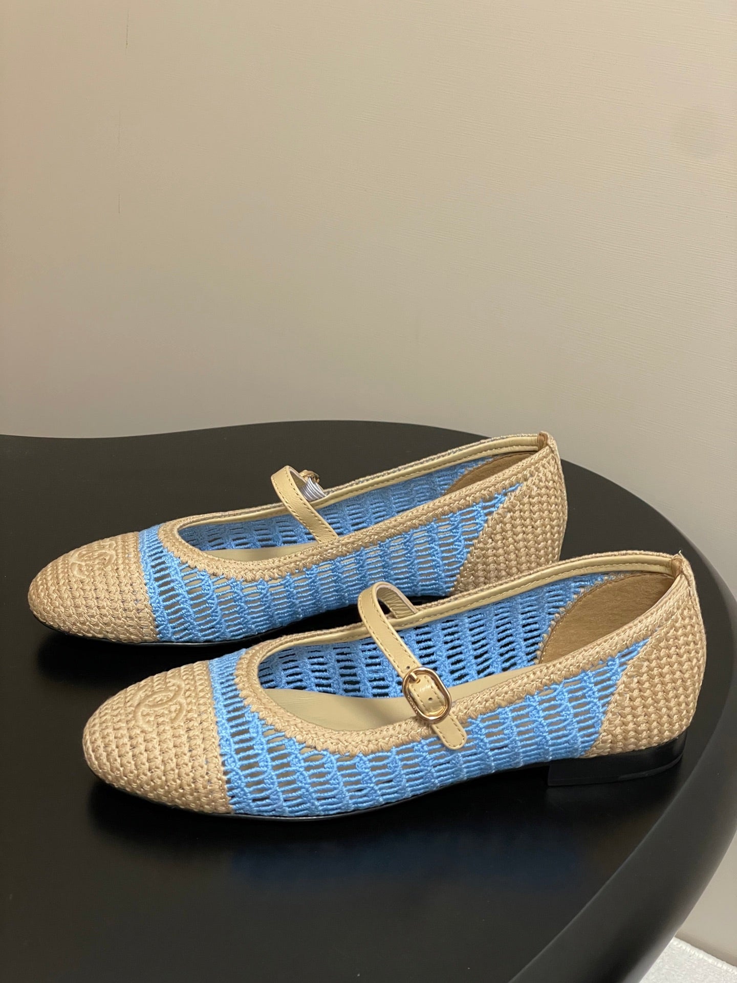 CHANEL BALLET MARY JANE 10MM IN NATURAL BEIGE AND BLUE RAFFIA