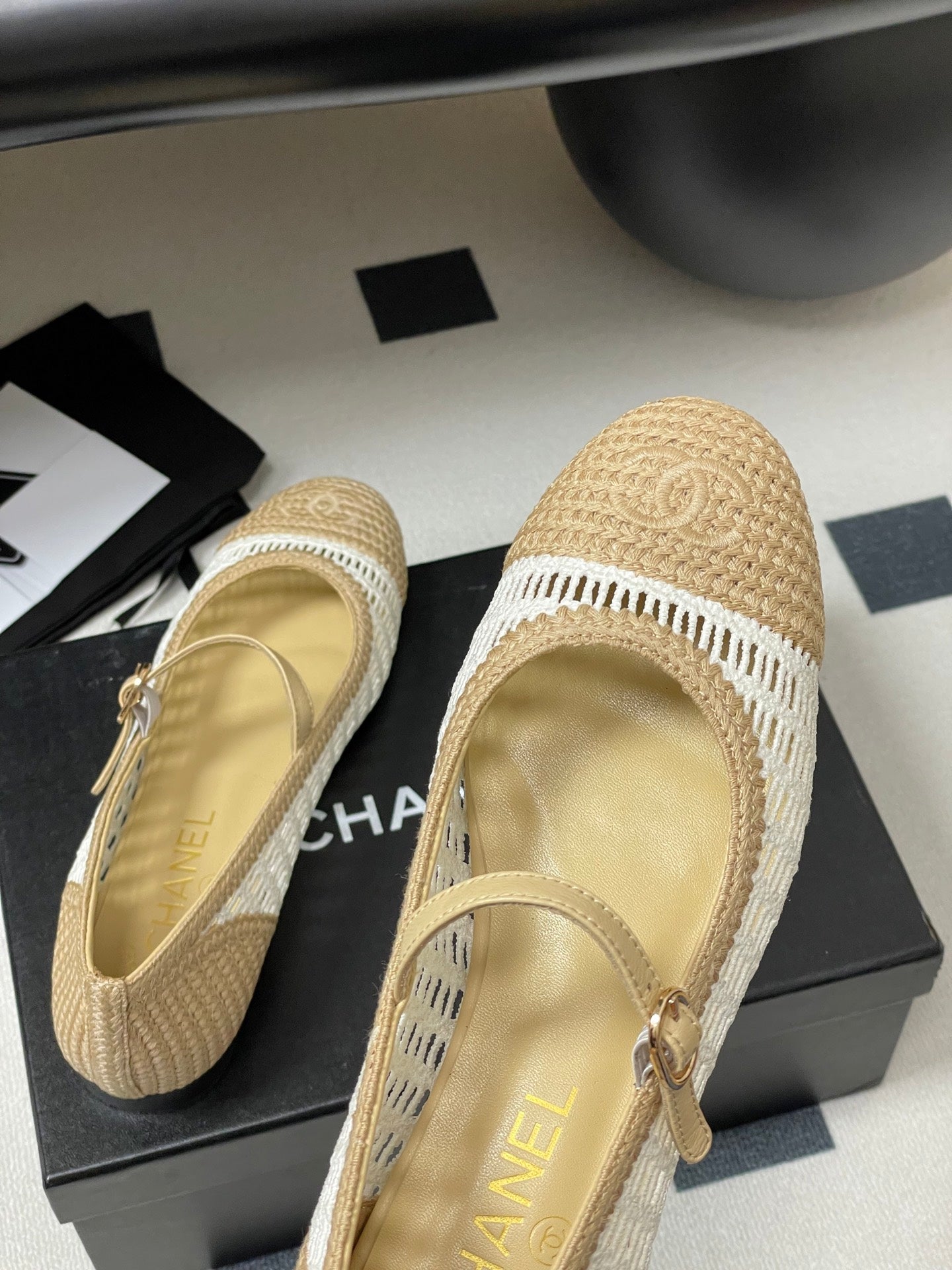 CHANEL BALLERINAS IN WHITE MIX PEANUT BROWN RAFFIA