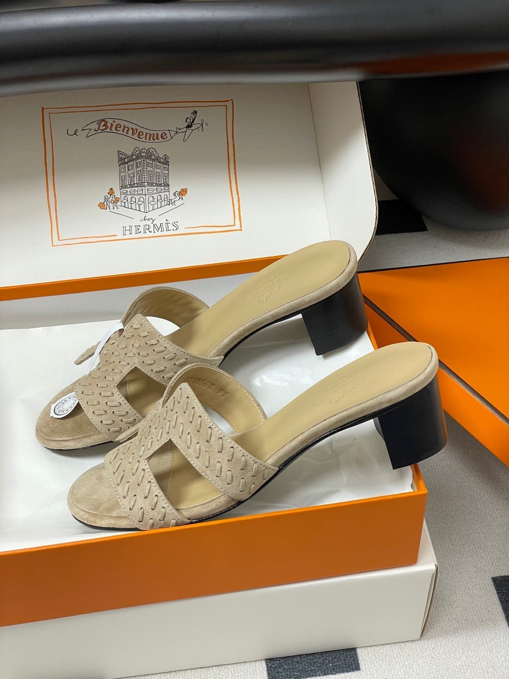 HERMES 25S ORAN HIGH‑HEEL SANDAL IN BEIGE SUEDE AND LAMBSKIN