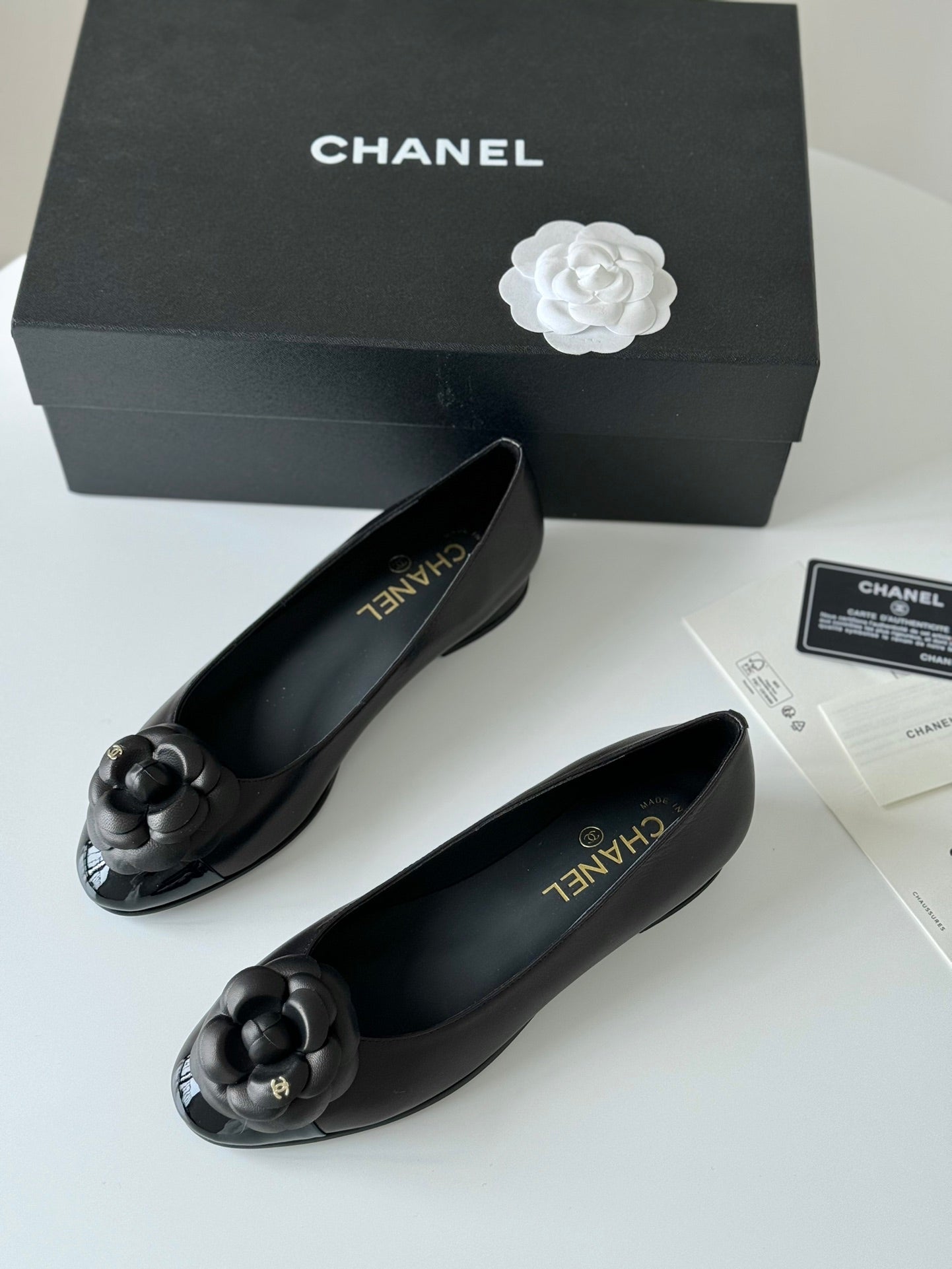 CHANEL BALLET FLAT BLACK LAMBSKIN WITH FLOWER