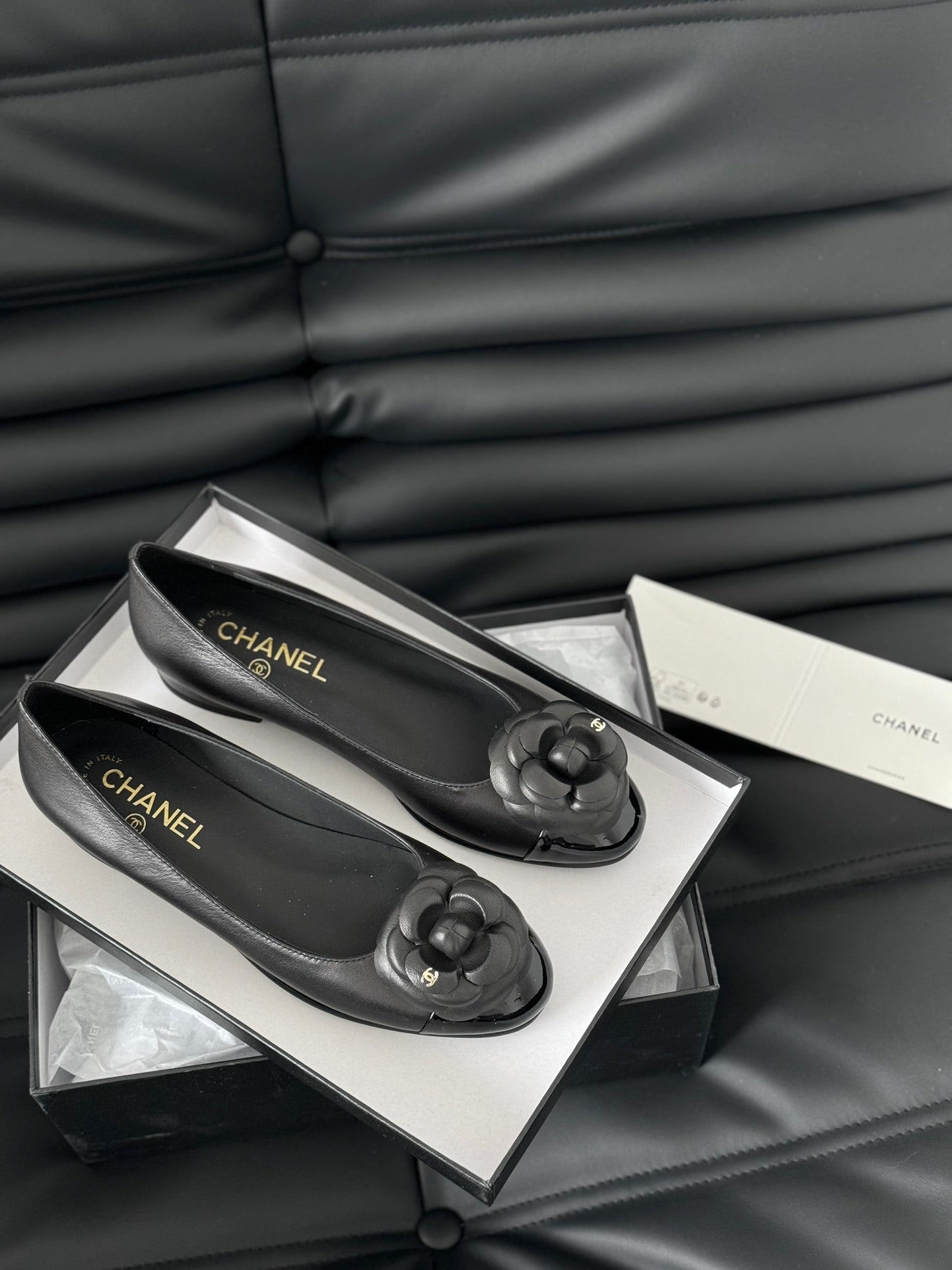 CHANEL BALLET FLAT BLACK LAMBSKIN WITH FLOWER