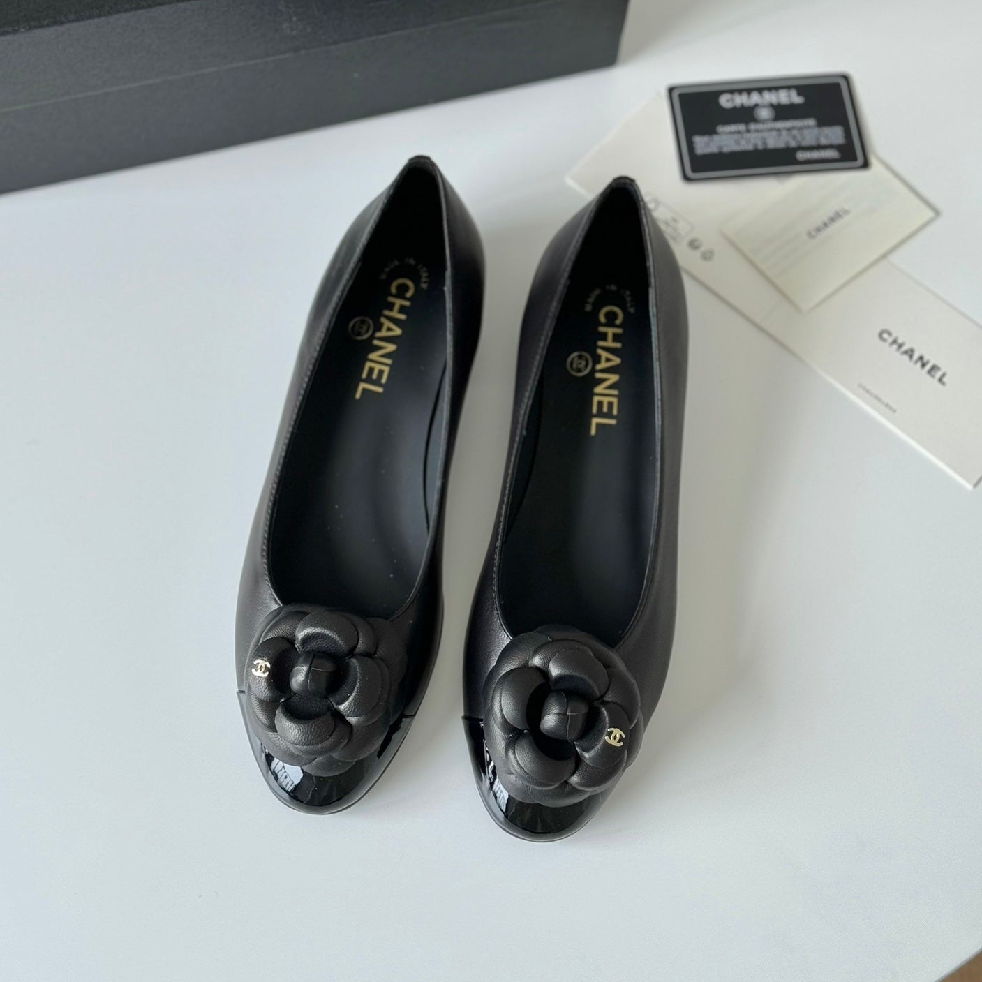 CHANEL BALLET FLAT BLACK LAMBSKIN WITH FLOWER