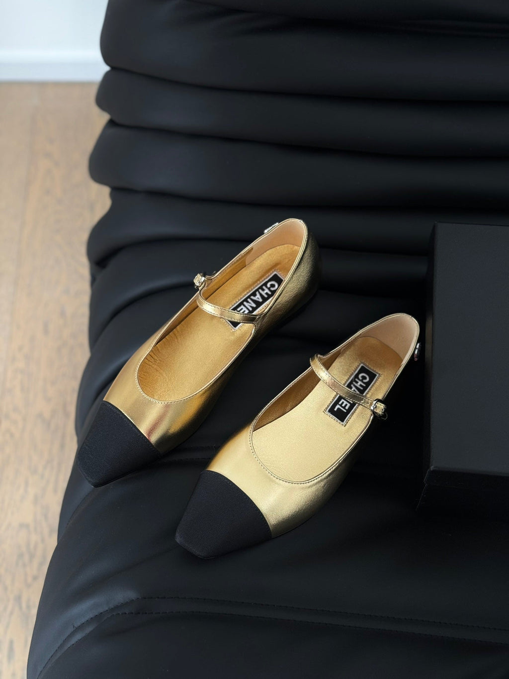 CHANEL MARY JANE GOLDEN MIX BLACK CALFSKIN