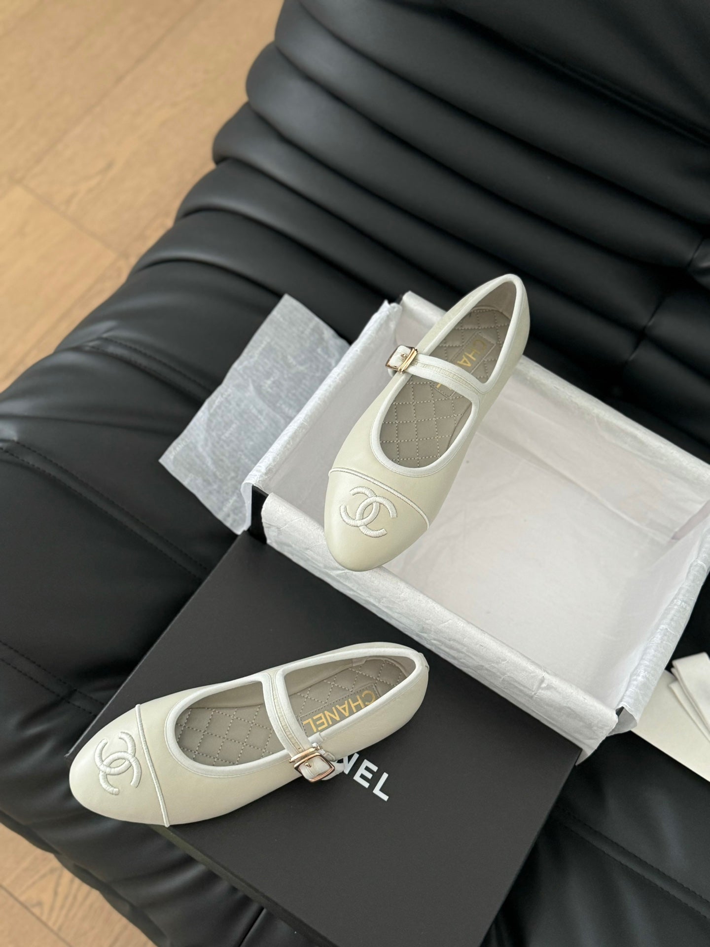 CHANEL MARY JANE SHOES IN GREY LAMBSKIN
