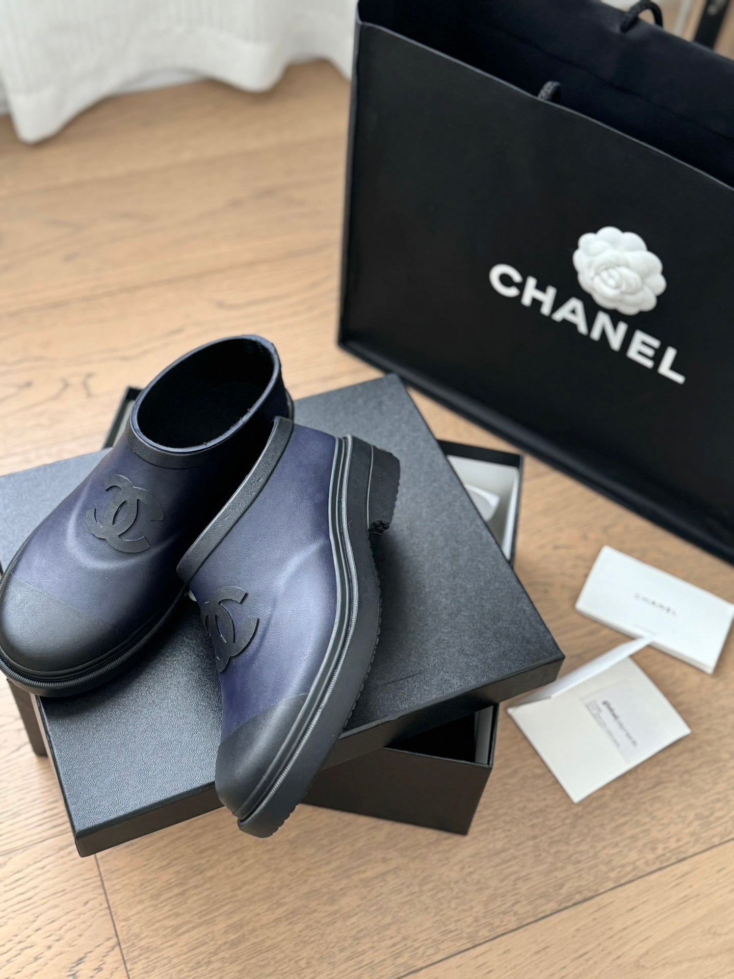 CHANEL SHORT BOOTS IN MID-NIGHT BLUE RUBBER