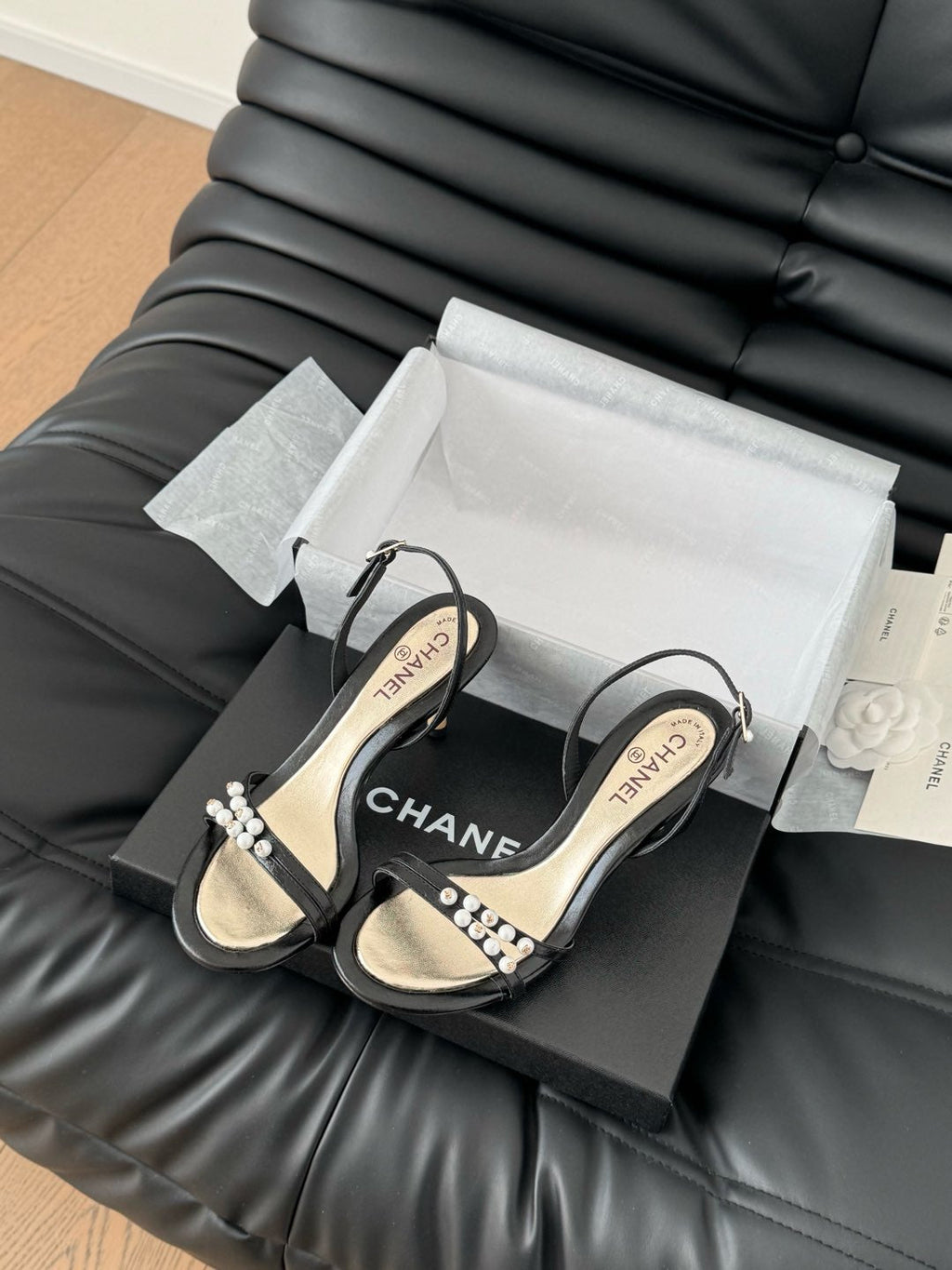CHANEL PEARL SANDAL IN BLACK AND GOLD LAMBSKIN 75 MM