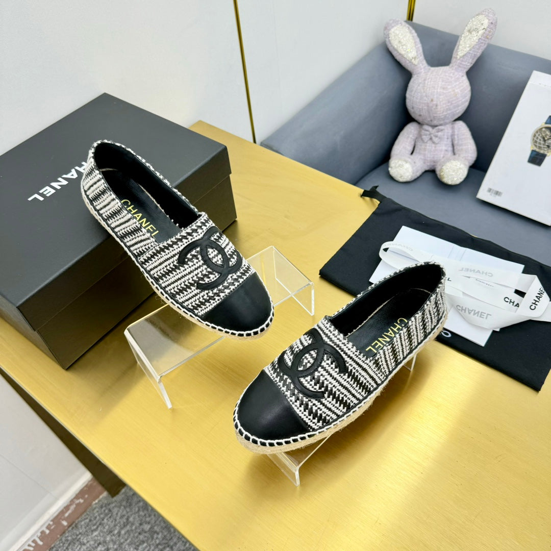 CHANEL ESPADRILLES PLATFORM 25S IN SKY BLACK AND WHITE TWEED MIX CALFSKIN
