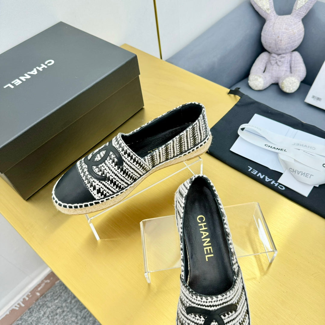 CHANEL ESPADRILLES PLATFORM 25S IN SKY BLACK AND WHITE TWEED MIX CALFSKIN