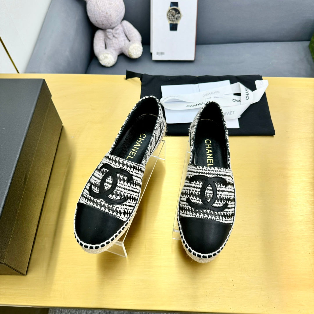 CHANEL ESPADRILLES PLATFORM 25S IN SKY BLACK AND WHITE TWEED MIX CALFSKIN