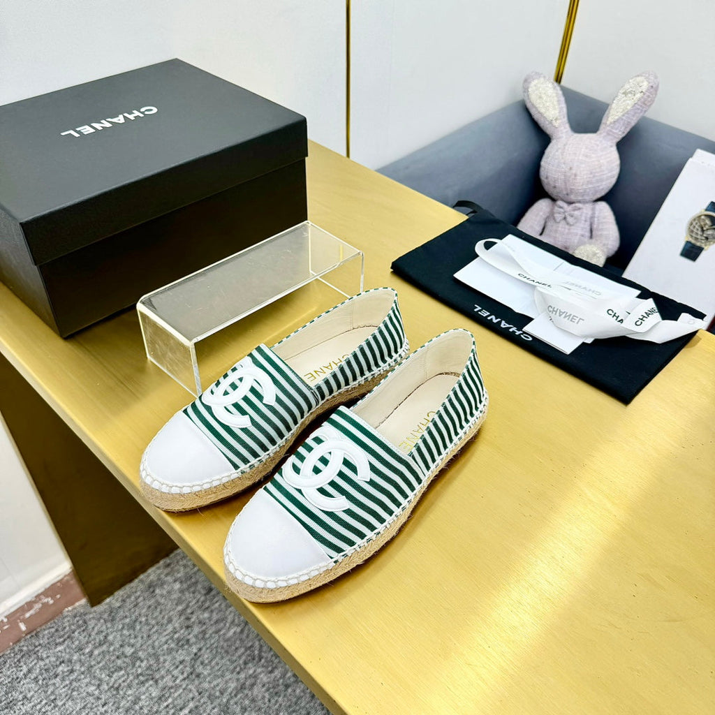 CHANEL SLIP-ON 25S IN DARK GREEN AND WHITE FABRIC WITH STRIPED PATTERN