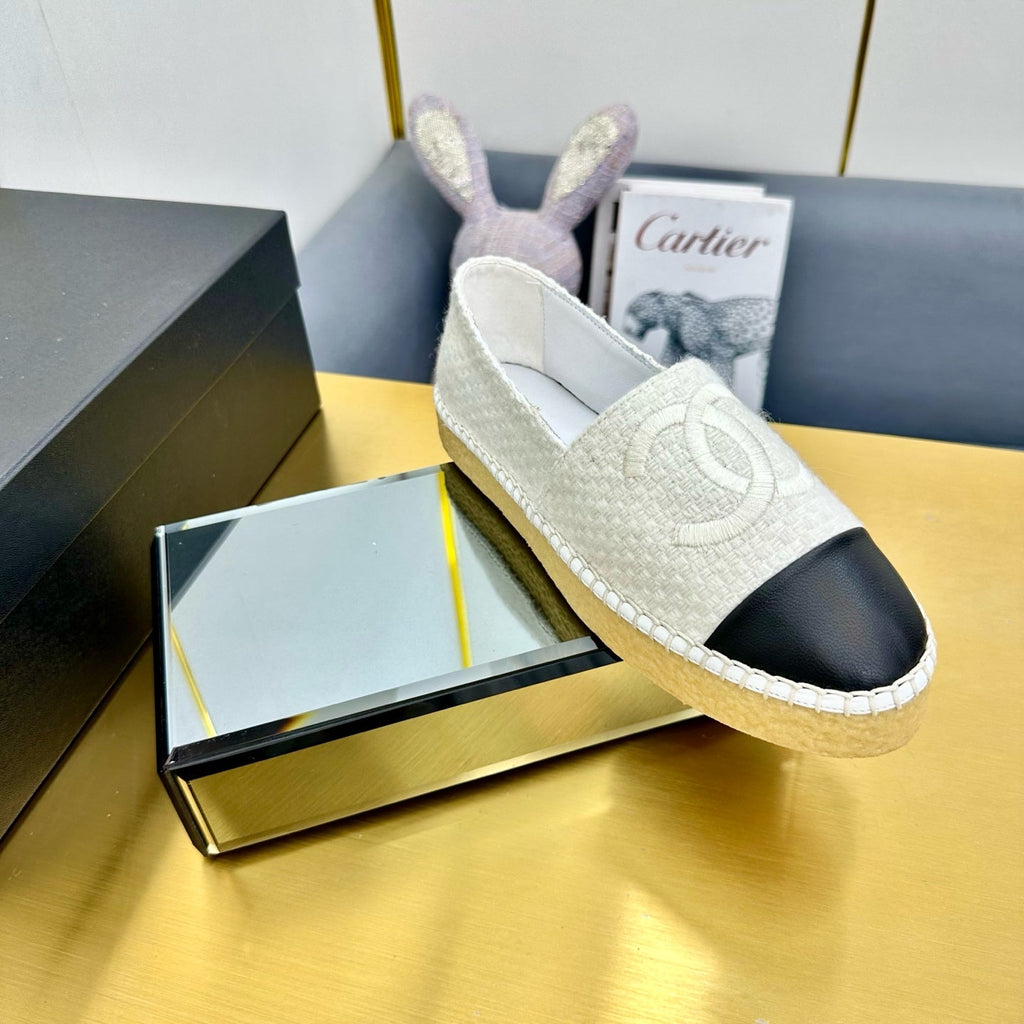 CHANEL ESPADRILLES PLATFORM 25S IN WHITE TWEED MIX BLACK CALFSKIN