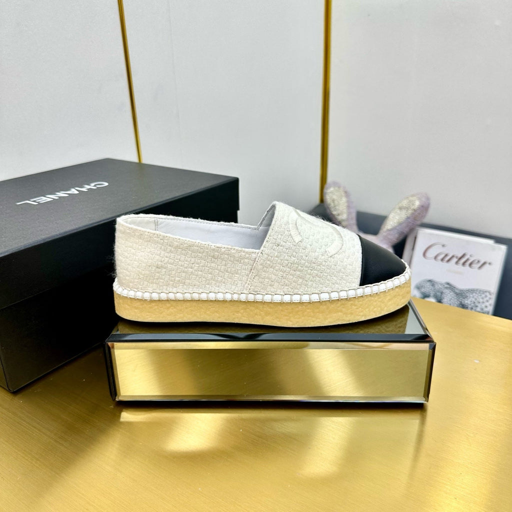 CHANEL ESPADRILLES PLATFORM 25S IN WHITE TWEED MIX BLACK CALFSKIN
