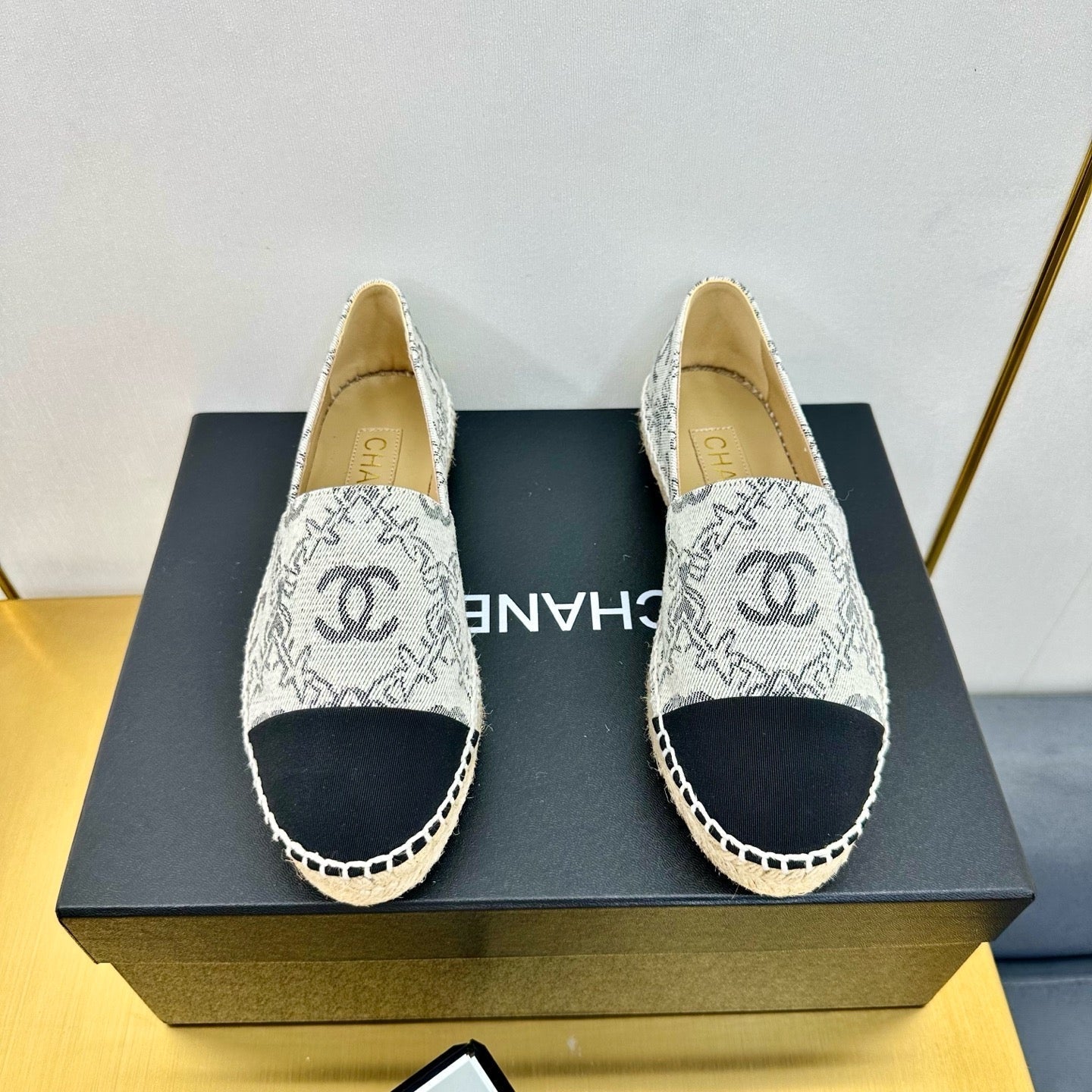 CHANEL ESPADRILLES PLATFORM IN BLACK PATTERN FABRIC