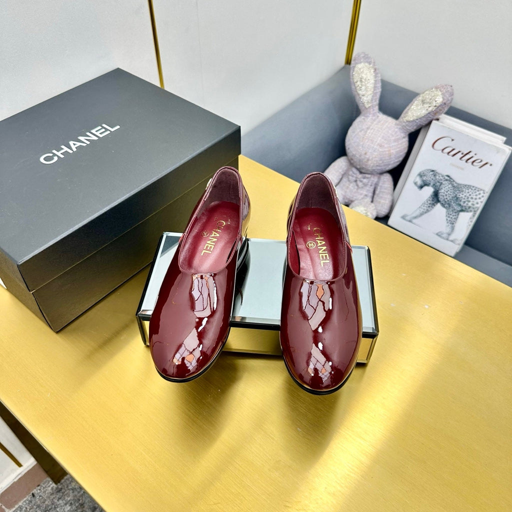 CHANEL SIMPLE FLATS 25S IN DARK RED GLOSSY LEATHER