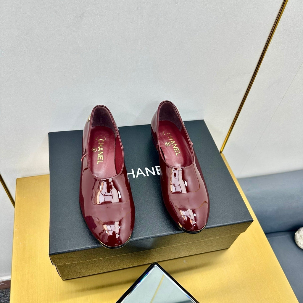 CHANEL SIMPLE FLATS 25S IN DARK RED GLOSSY LEATHER