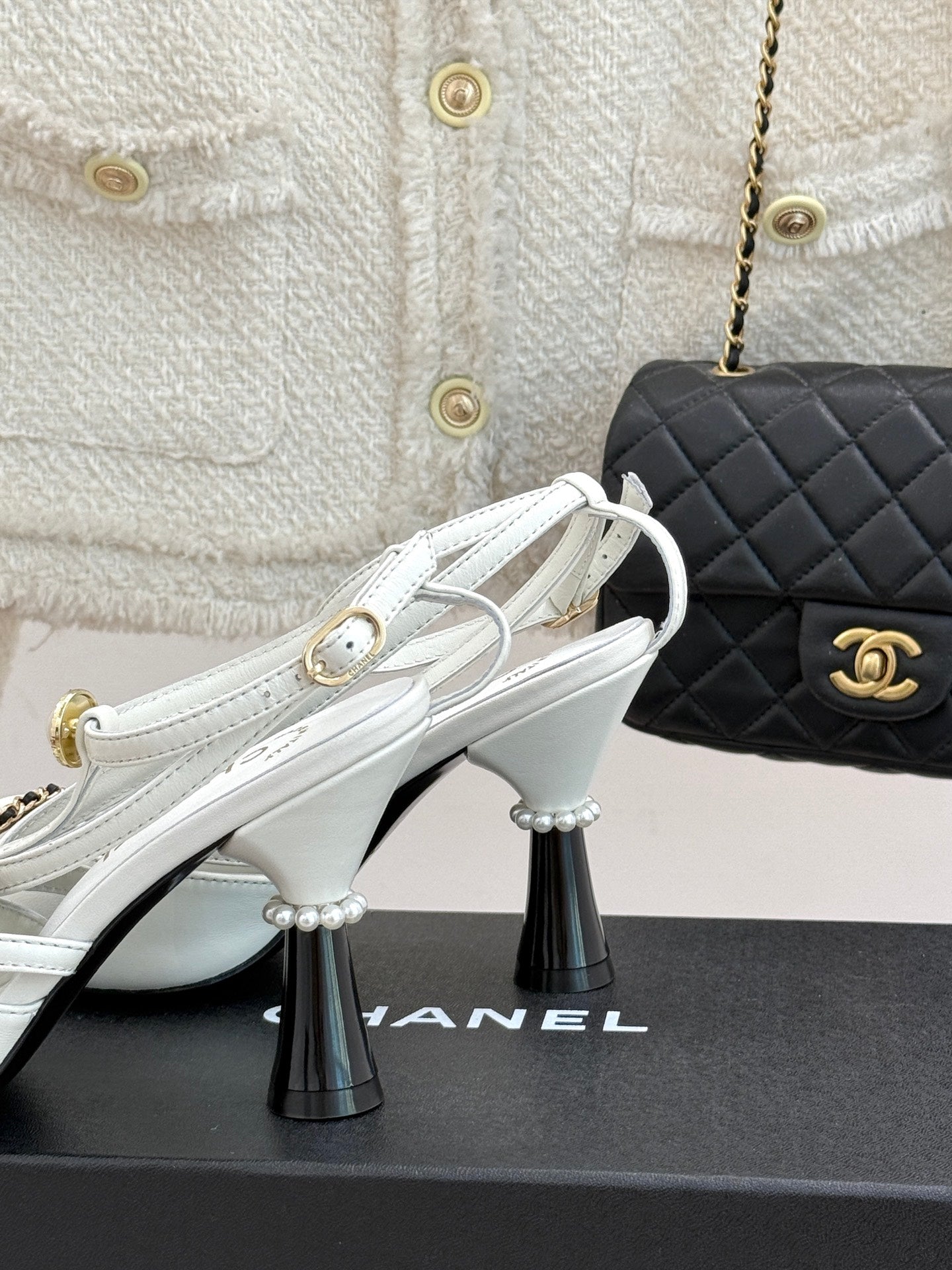 CHANEL CHAIN BOW HIGH HEEL 8 CM SLINGBACKS IN WHITE SUEDE