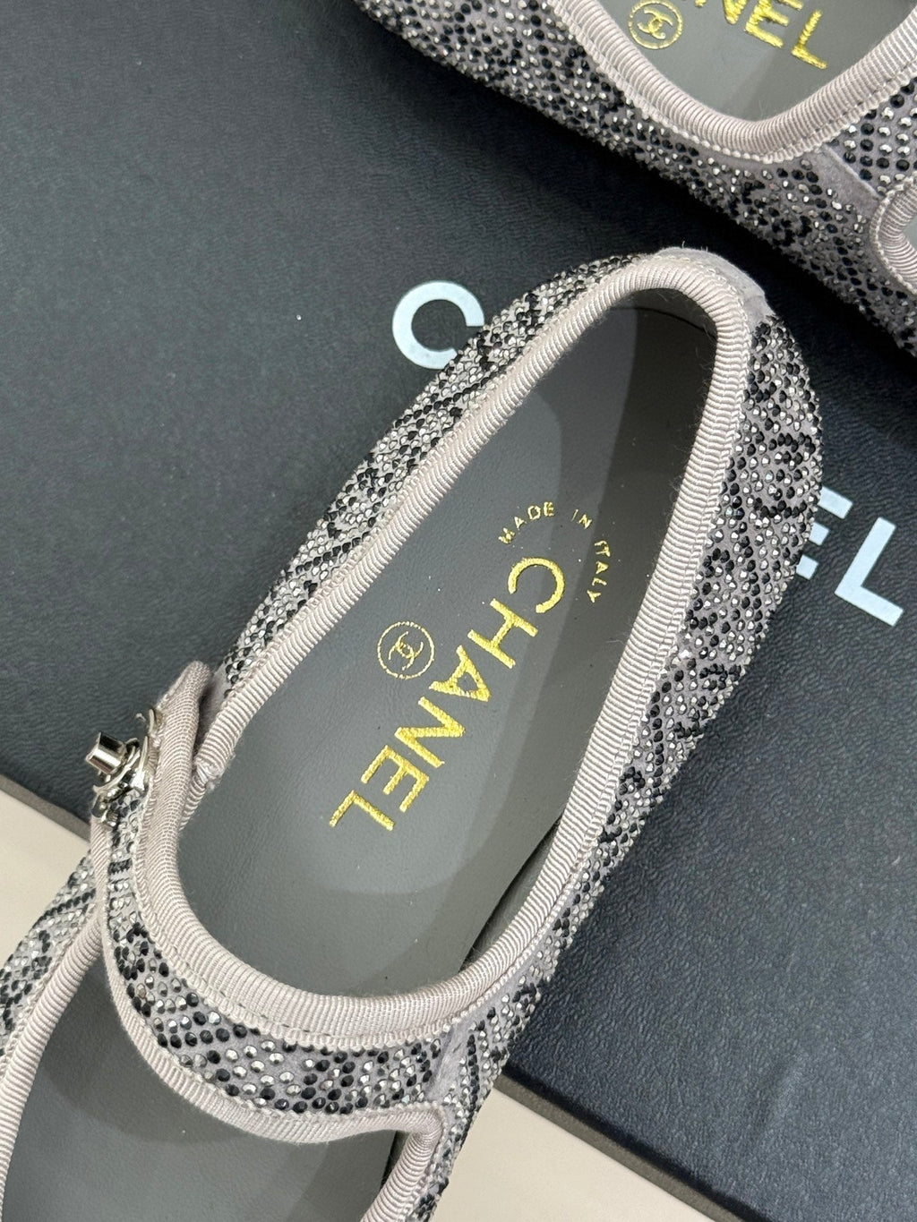 CHANEL FLAT MARY JANE 25SS IN GREY EMBELLISHED WITH RHINESTONES