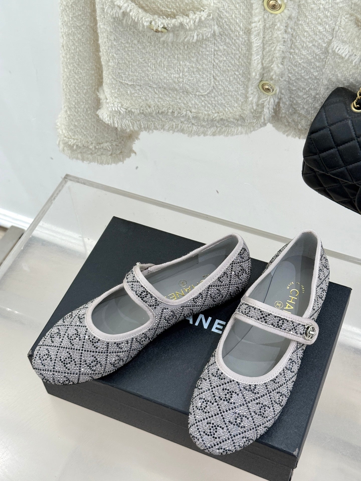 CHANEL FLAT MARY JANE 25SS IN GREY EMBELLISHED WITH RHINESTONES