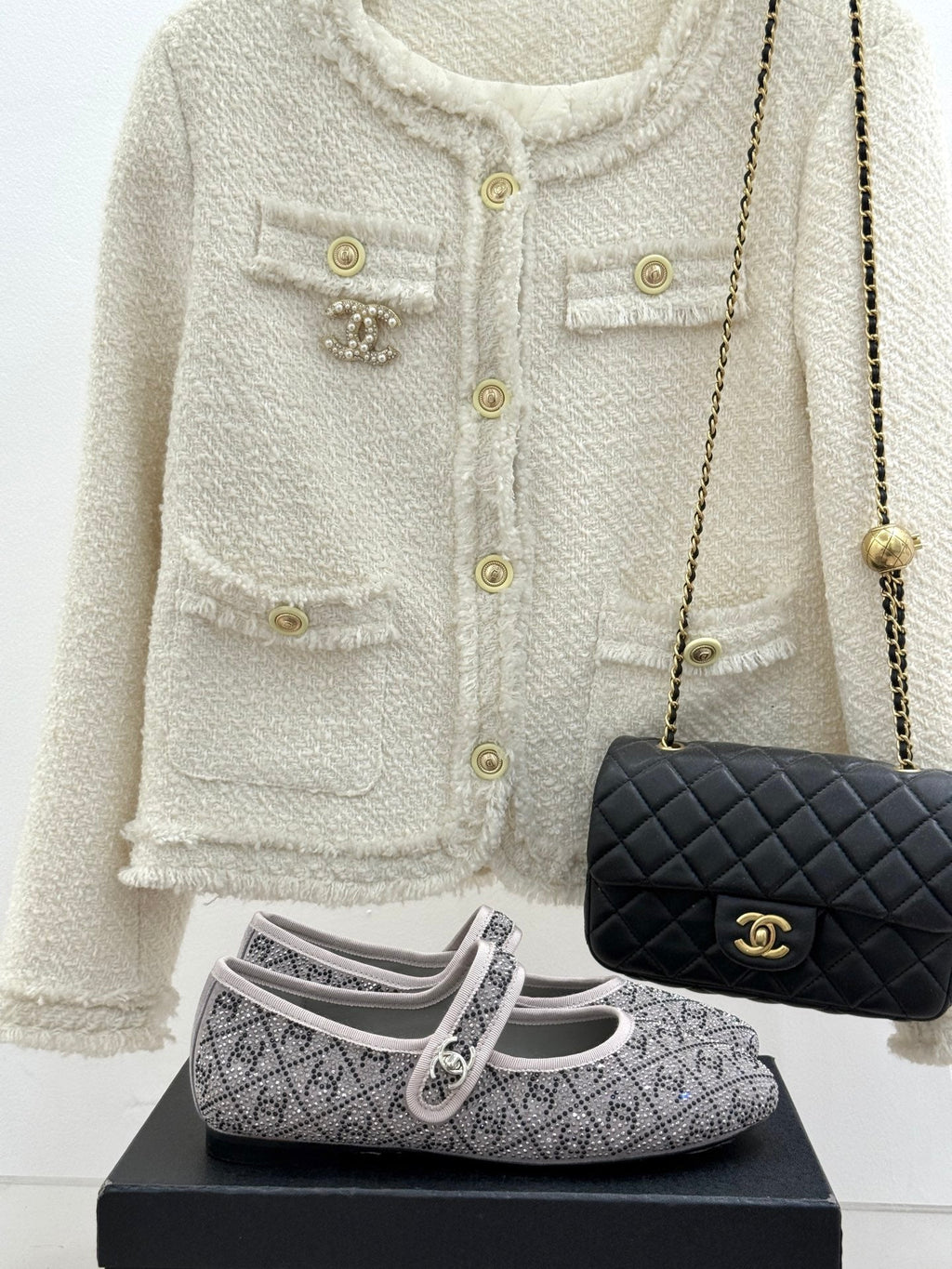 CHANEL FLAT MARY JANE 25SS IN GREY EMBELLISHED WITH RHINESTONES