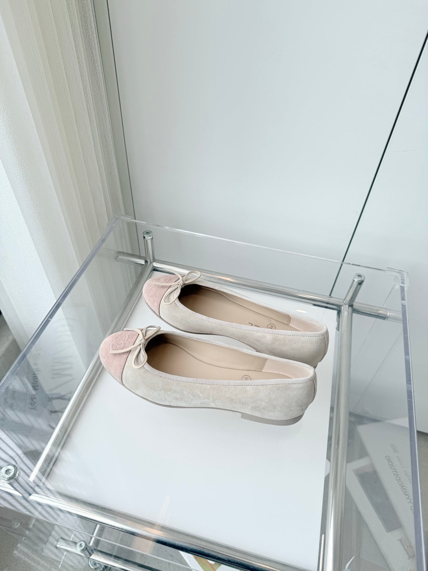 CHANEL BALLET FLAT IN LIGHT PINK MIX PALE GRAY SUEDE