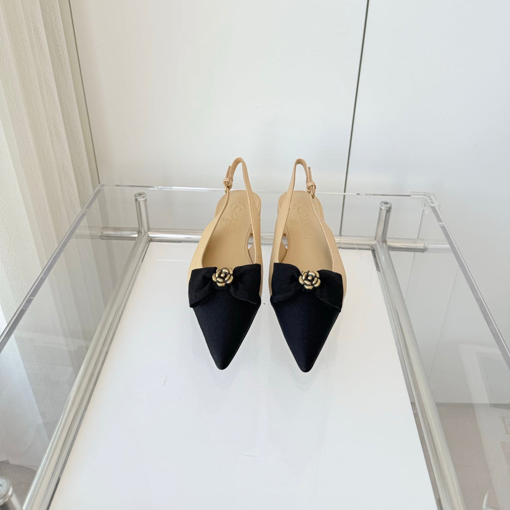 CHANEL SLINGBACKS 18 MM IN BEIGE CALFSKIN MIX BLACK CANVAS