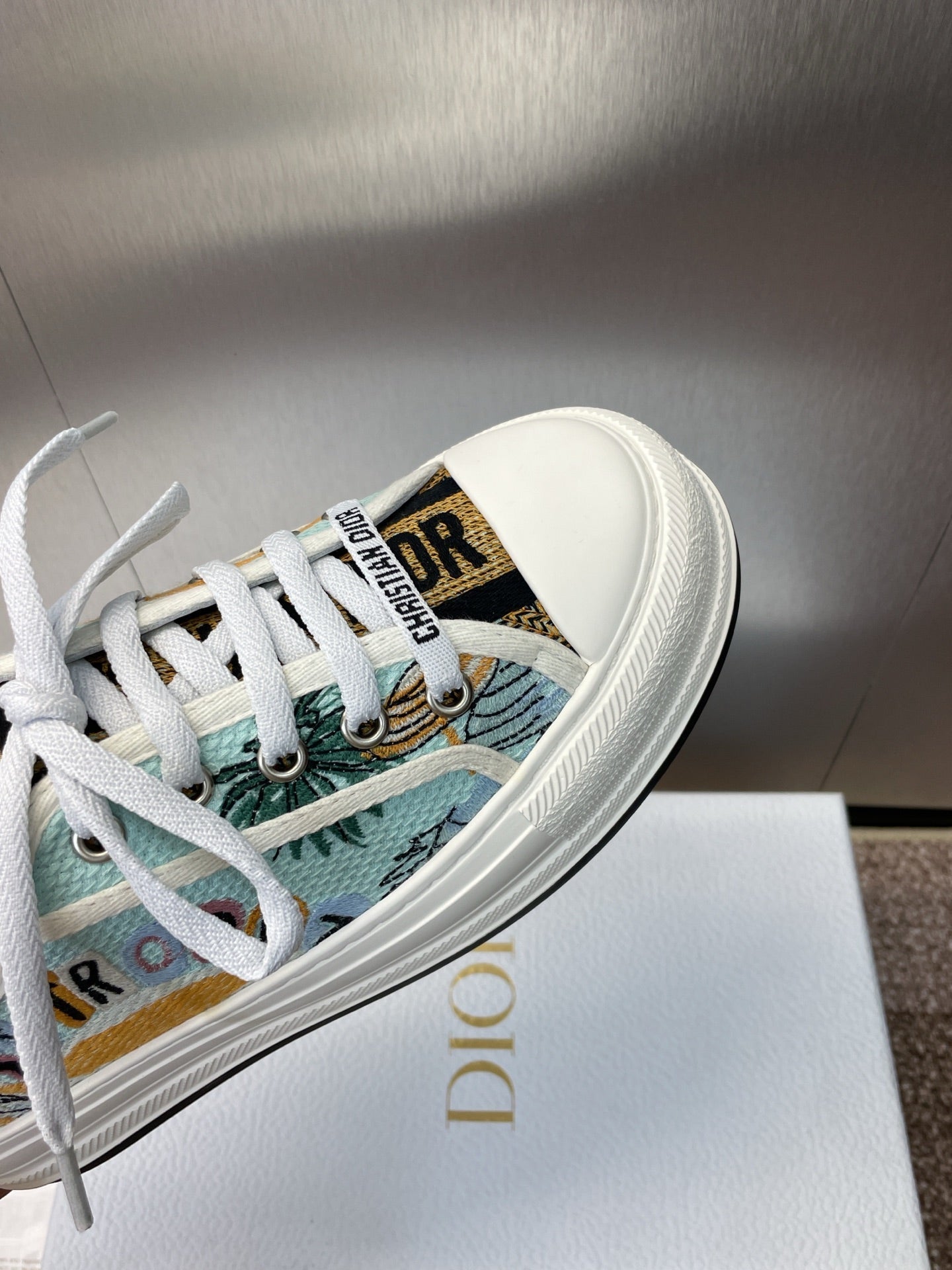 DIOR 25S WALK'N' SNEAKER IN MULTICOLOR  OBLIQUE EMBROIDERED COTTON